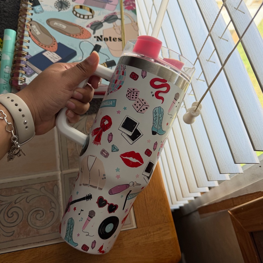 Taylor Swift 40 oz Tumbler - Picture 4 of 7